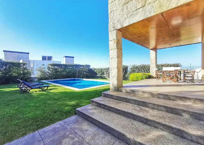 Hill & Beach House