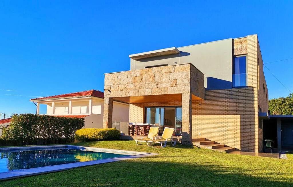 Holiday home Hill & House